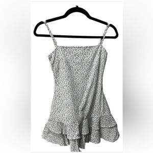 Princess Polly Daisy Mini Dress | Size US 2 | White with Navy Floral Pattern